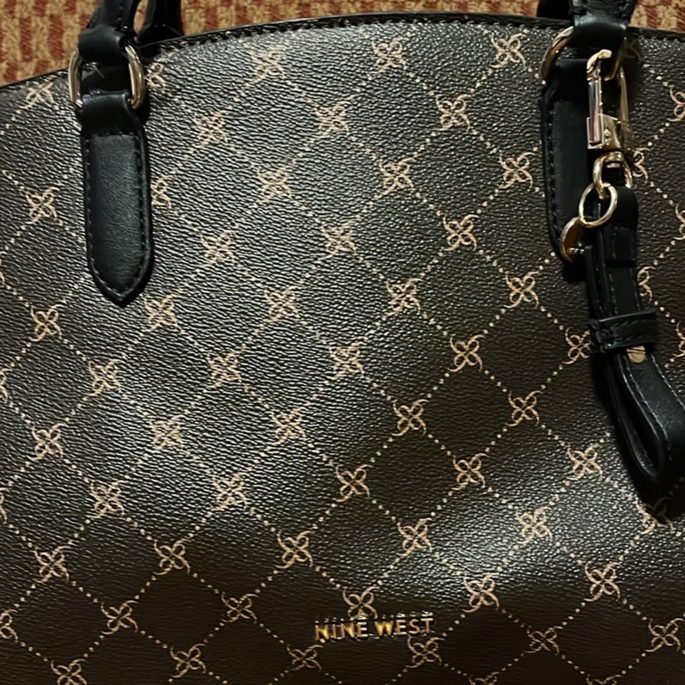 NWOT Nine West Satchel Handbag medium size with Strap - Picture 2 of 7